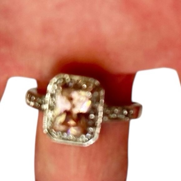 Silver tone & pink-cubic zircon emerald cut Gemstone clear surround Ring sz 8 - Picture 4 of 6